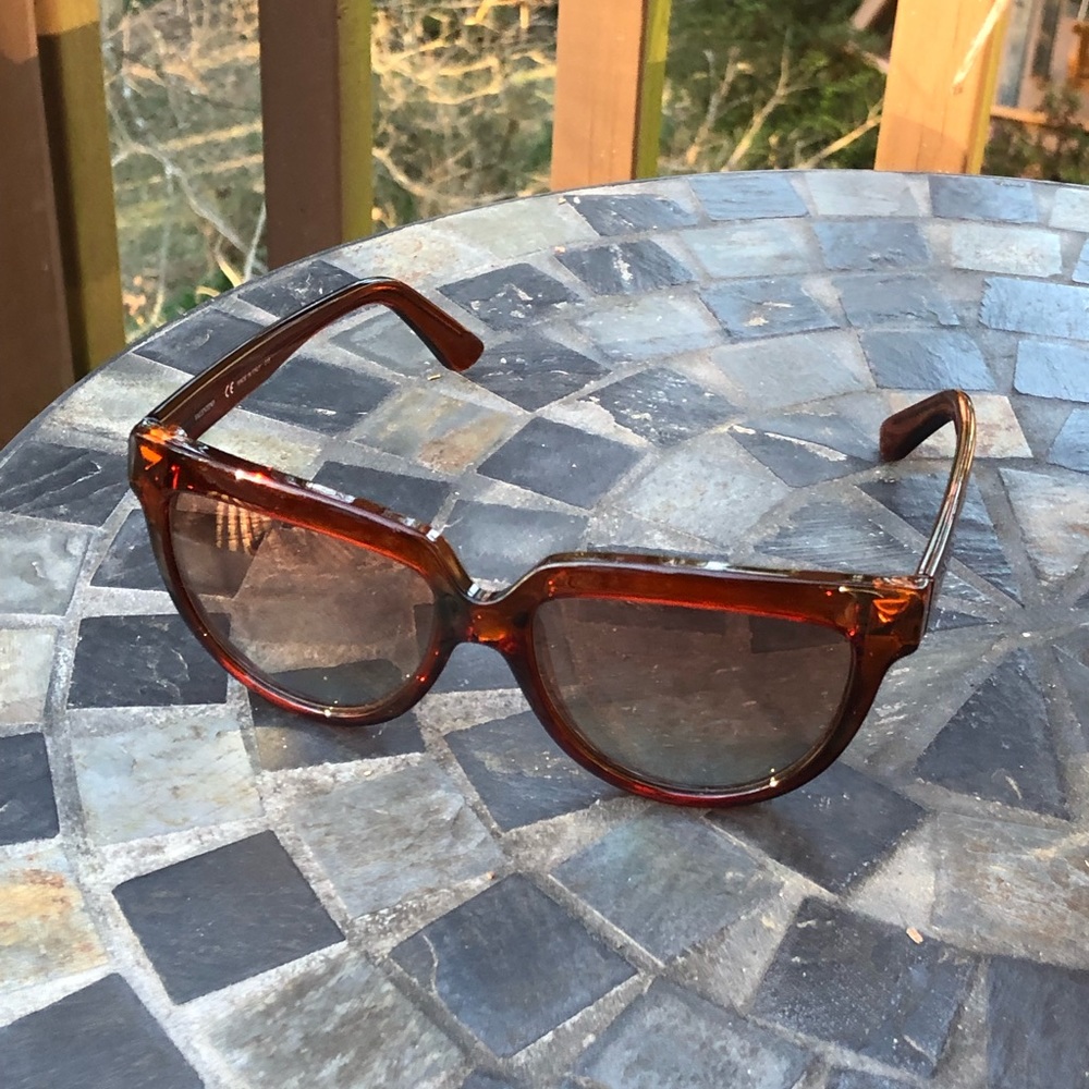 Valentino women’s sunglasses V724S. NWB. - Picture 4 of 8